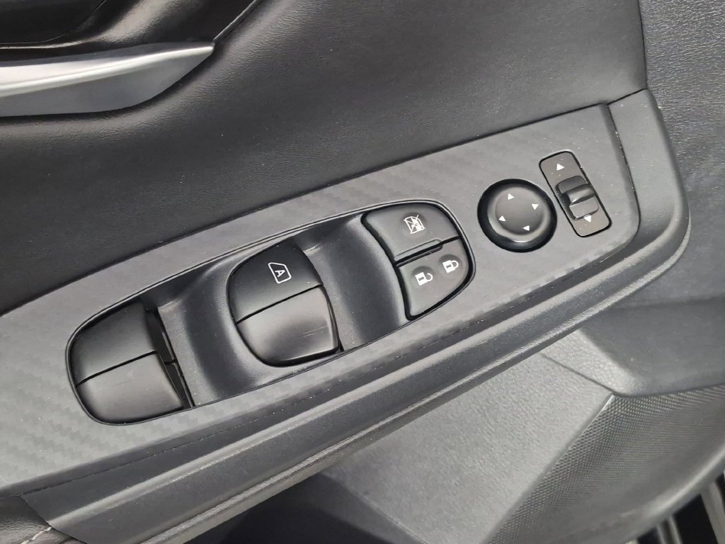 Used 2025 Nissan Sentra SV FWD image 14