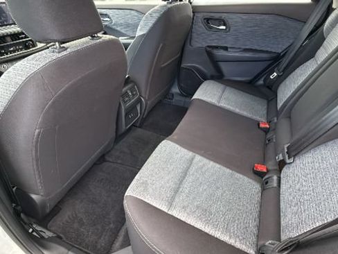 Used 2023 Nissan Rogue SV AWD/4WD image 24