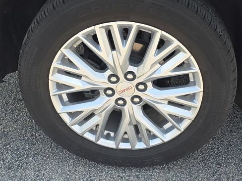 Used 2024 GMC Acadia Elevation FWD image 10