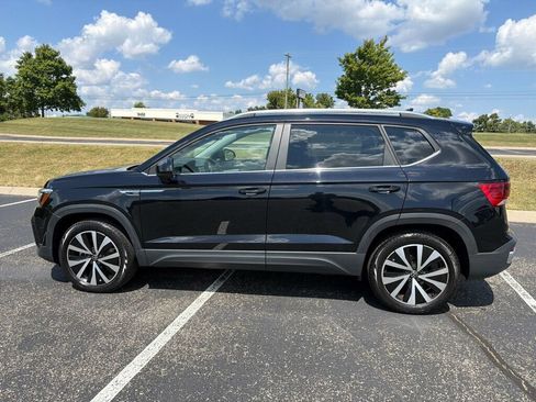 Used 2023 Volkswagen Taos SE AWD/4WD image 7