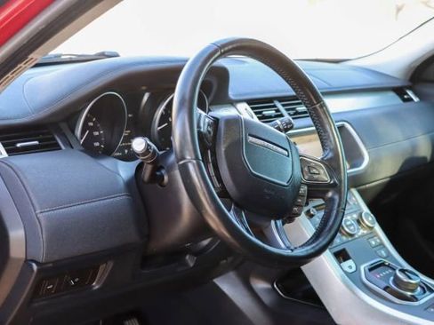 Used 2017 Land Rover Range Rover Evoque SE image 24