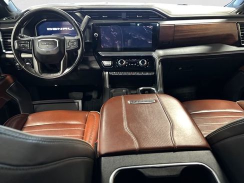 Used 2024 GMC Sierra 2500 Denali Ultimate AWD/4WD image 11