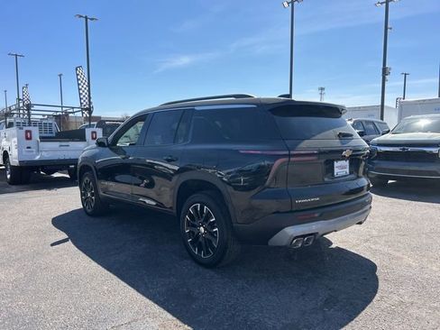 New 2026 Chevrolet Traverse LT w/ Sun and Wheel Package FWD image 5