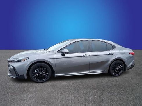 Used 2025 Toyota Camry SE FWD image 7