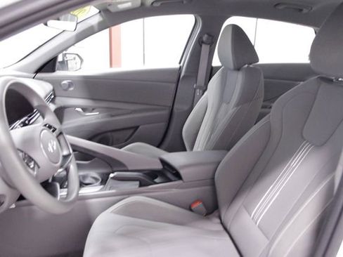 Used 2024 Hyundai Elantra SEL image 13