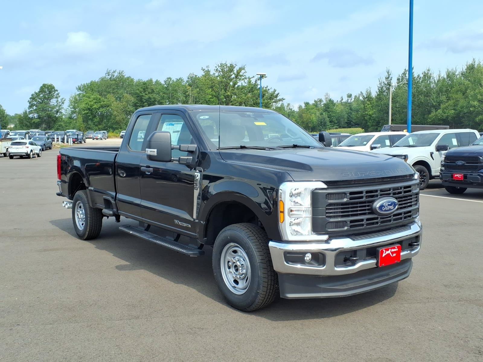 New 2025 Ford F250 XL w/ XL Chrome Package AWD/4WD image 4