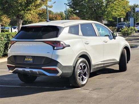 Used 2024 Kia Sportage LX image 5