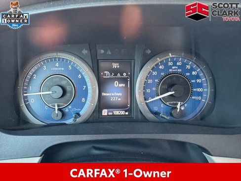 Used 2017 Toyota Sienna XLE image 3