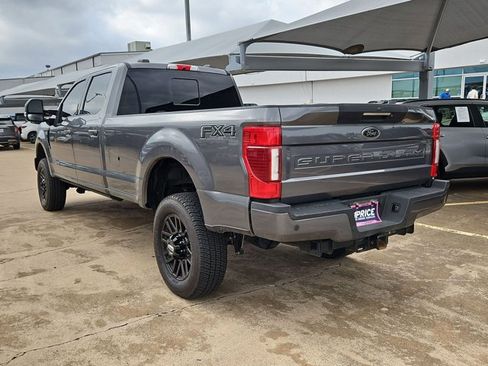 Used 2022 Ford F350 Lariat w/ Black Appearance Package image 7