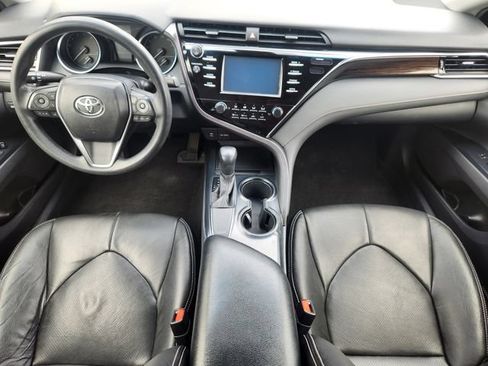 Used 2018 Toyota Camry LE FWD image 12