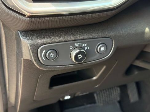 Used 2022 Chevrolet TrailBlazer LT w/ Confidence II Package FWD image 25
