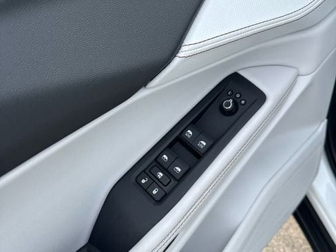 New 2026 Jeep Cherokee Limited AWD/4WD image 17