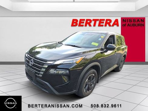 Used 2025 Nissan Rogue SV FWD image 5