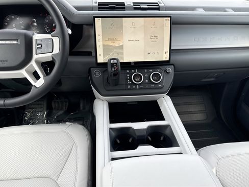 New 2026 Land Rover Defender 110 X-Dynamic SE AWD/4WD image 19