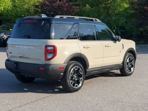 Certified 2025 Ford Bronco Sport Outer Banks w/ Outer Banks Tech Package+ AWD/4WD image 4
