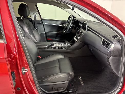 Used 2019 Genesis G70 2.0T Advanced image 14