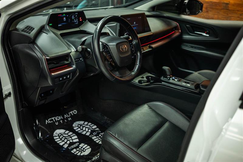 Used 2024 Toyota Prius Prime FWD image 8