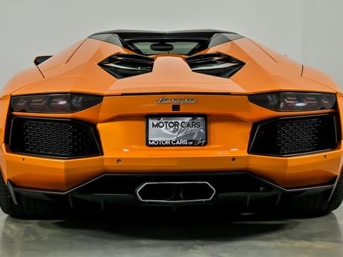 Used 2016 Lamborghini Aventador LP 700-4 image 10