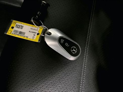 Used 2023 Mercedes-Benz GLC 300 4MATIC image 29