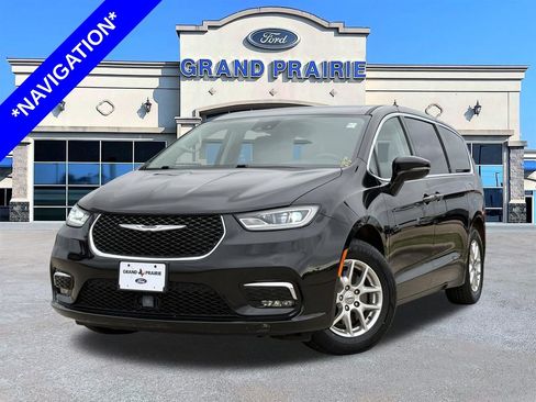 Used 2024 Chrysler Pacifica Touring-L FWD image 1