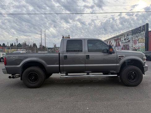 Used 2010 Ford F250 XLT image 6