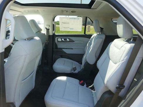 New 2026 Ford Explorer Platinum w/ LUX Leather Package AWD/4WD image 17