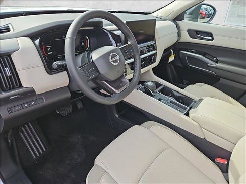 New 2026 Nissan Pathfinder SL image 3