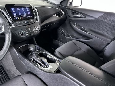 Used 2025 Chevrolet Malibu LT FWD image 36