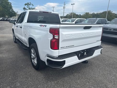 Used 2022 Chevrolet Silverado 1500 Custom AWD/4WD image 3