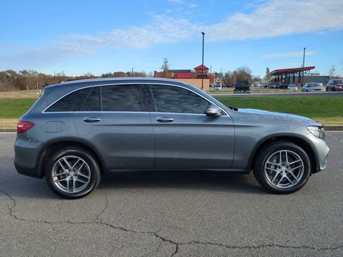 Used 2017 Mercedes-Benz GLC 300 4MATIC w/ Premium 2 Package image 3