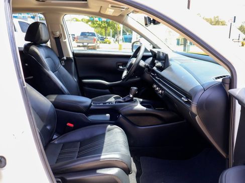 Used 2023 Honda HR-V EX-L image 8