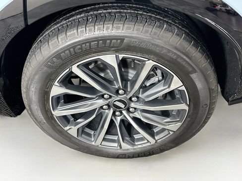 Used 2025 Cadillac Lyriq Sport image 11