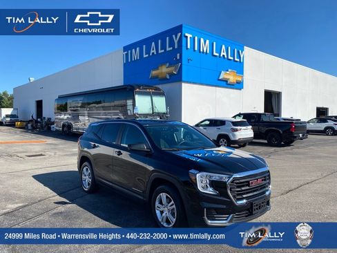 Used 2024 GMC Terrain SLE AWD/4WD image 1