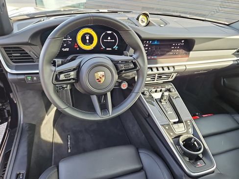 Certified 2026 Porsche 911 Targa 4 GTS AWD/4WD image 19