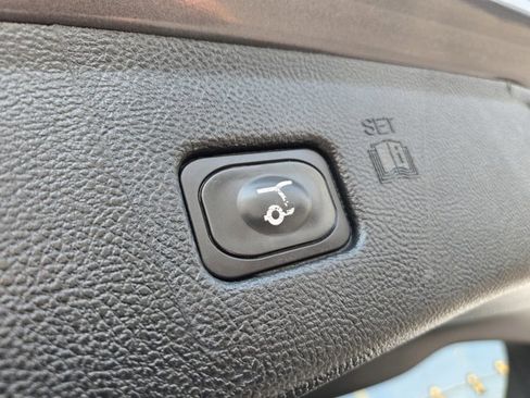 Used 2023 Ford Edge SEL w/ Convenience Package image 37