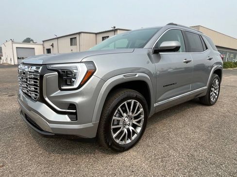 Used 2026 GMC Terrain Denali w/ LPO, Black Badging Package AWD/4WD image 7