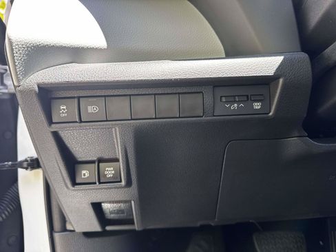 Used 2025 Toyota Sienna LE FWD image 20
