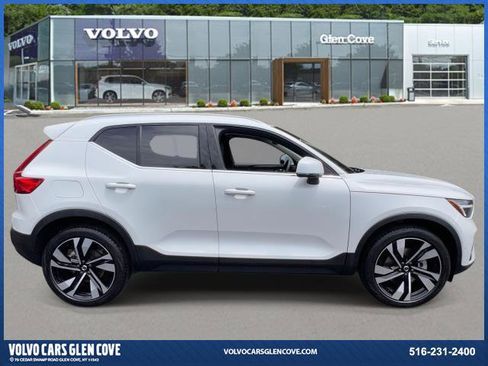 Certified 2024 Volvo XC40 B5 Plus w/ Protection Package Premier image 3
