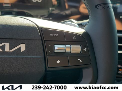 New 2026 Kia Sportage LX FWD image 24