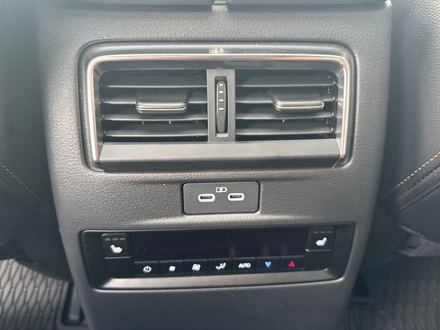 Certified 2026 MAZDA CX-70 3.3 Turbo w/ Preferred Package image 16