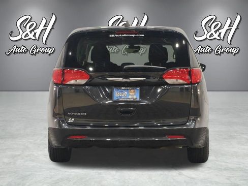 Used 2023 Chrysler Voyager LX FWD image 16