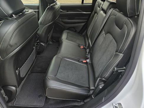 New 2026 Jeep Grand Cherokee Altitude RWD image 31