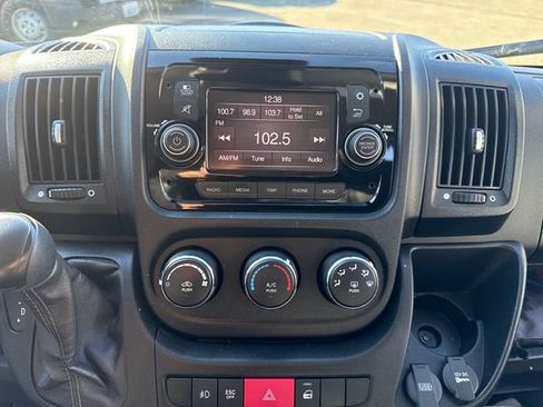 Used 2021 RAM ProMaster 2500 w/ Convenience Group FWD image 22
