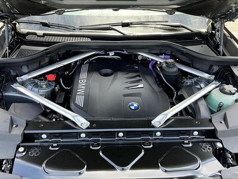 New 2026 BMW X5 sDrive40i image 9