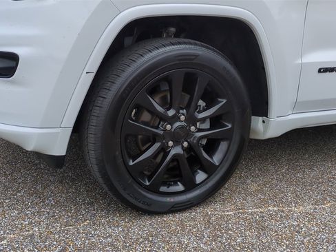 Used 2019 Jeep Grand Cherokee Altitude image 9