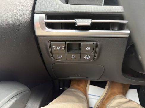 Used 2025 Hyundai Tucson Blue image 25