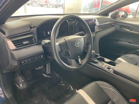 Used 2025 Toyota Camry SE image 16