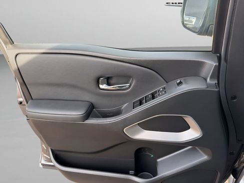 Used 2022 Nissan Frontier SV image 26