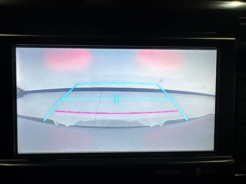 Used 2015 Toyota Tacoma SR5 w/ SR5 Package image 9