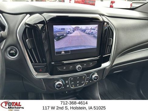 Used 2023 Chevrolet Traverse LT image 18